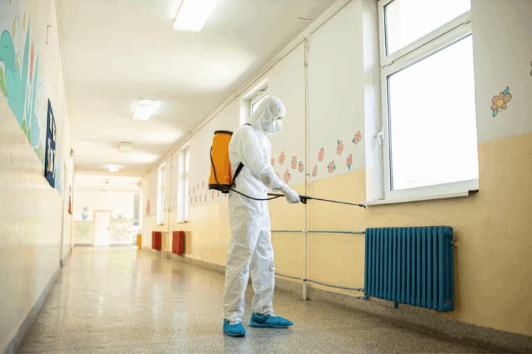 sanificazione a scuola